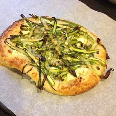 asparagus pizza