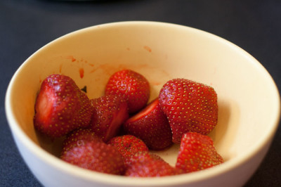 Tipi strawberries in a bowl at Sunday breakfast
